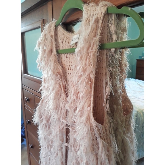 Long Beige Fringe Knit Vest with hook closure L/XL - Picture 9 of 11